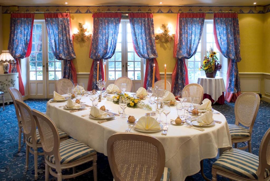 Chateau De Beaulieu Et Magnolia Spa, The Originals Relais Жуе-ле-Тур Екстер'єр фото