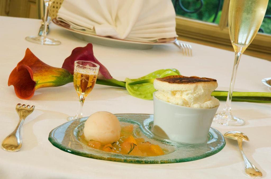 Chateau De Beaulieu Et Magnolia Spa, The Originals Relais Жуе-ле-Тур Екстер'єр фото